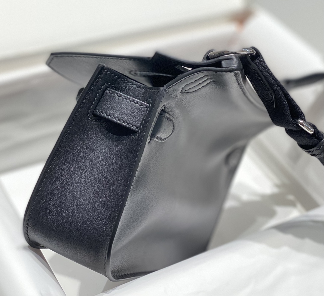 Hermes Jypsiere Mini Shoulder Bag In Black Swift Leather